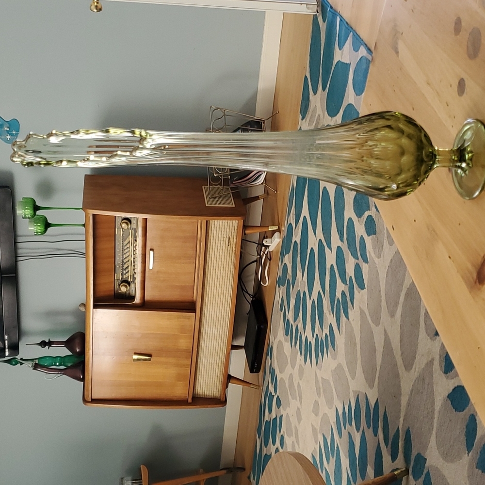 Vintage Swung Vase Green Glass drip mouth